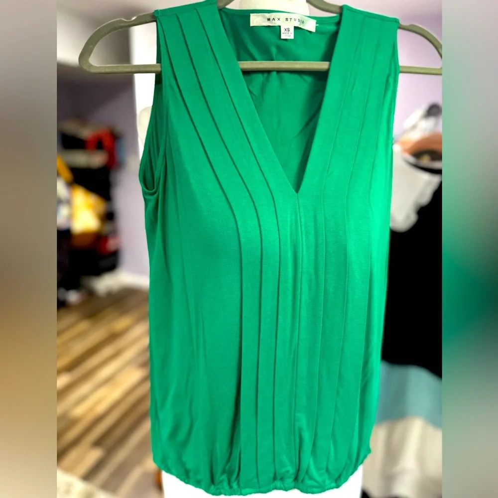 Max Studio tank size xs. - Picture 1 of 4